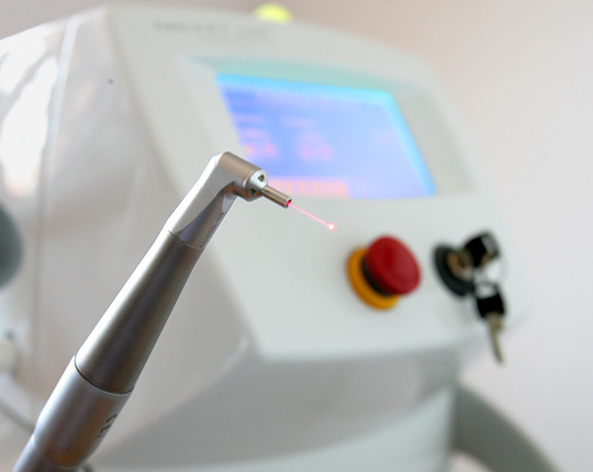 laser dentaire avec écran du cabinet des Halles du Dr. Veuve